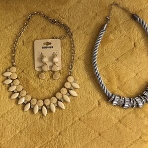 Bundle of 2 jewelry
